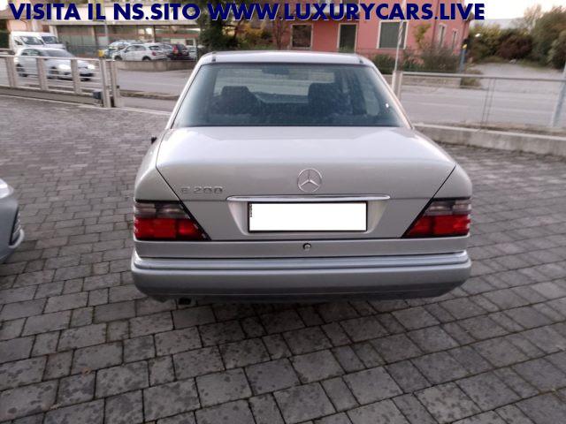 MERCEDES-BENZ E 200 16 cat UNICO PROPRIETARIO TENUTA MANIACALMENTE