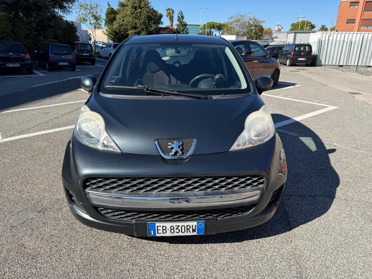Peugeot 107 1.0 68CV 5p. Sweet Years 2Tronic