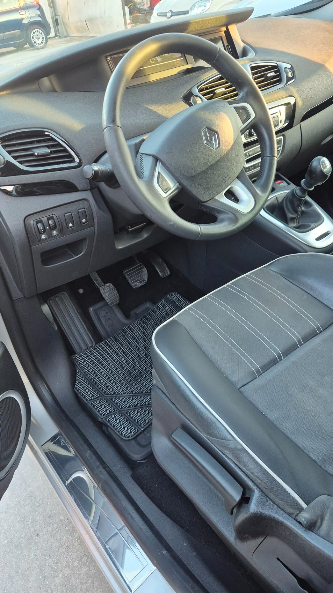 Renault Scenic XMOD 1.5dci 110 cv