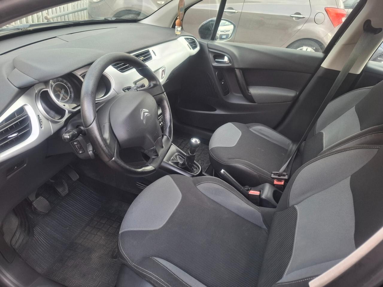 Citroen C3 1.2. Cilindri 4