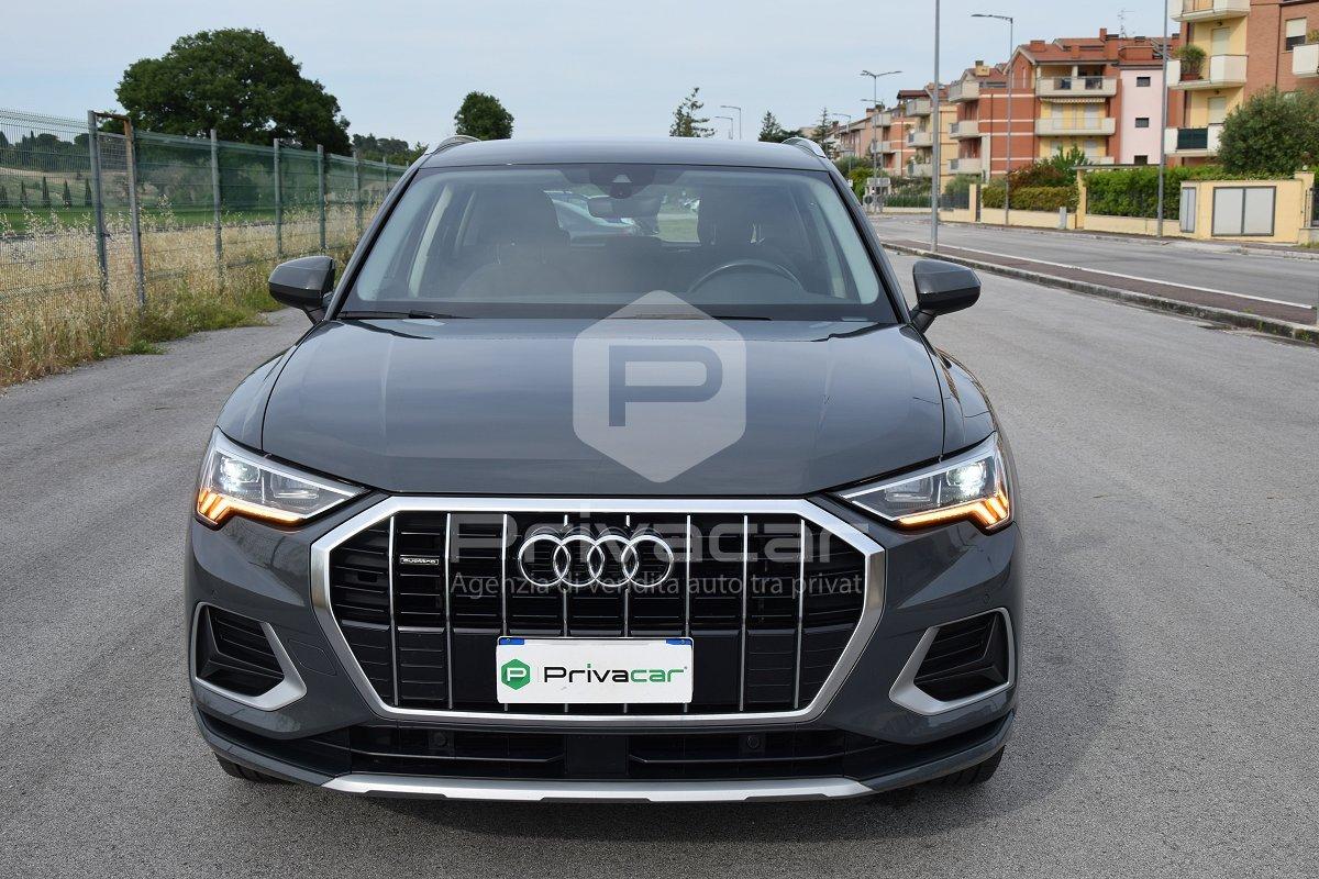 AUDI Q3 40 TDI quattro S tronic Business Advanced