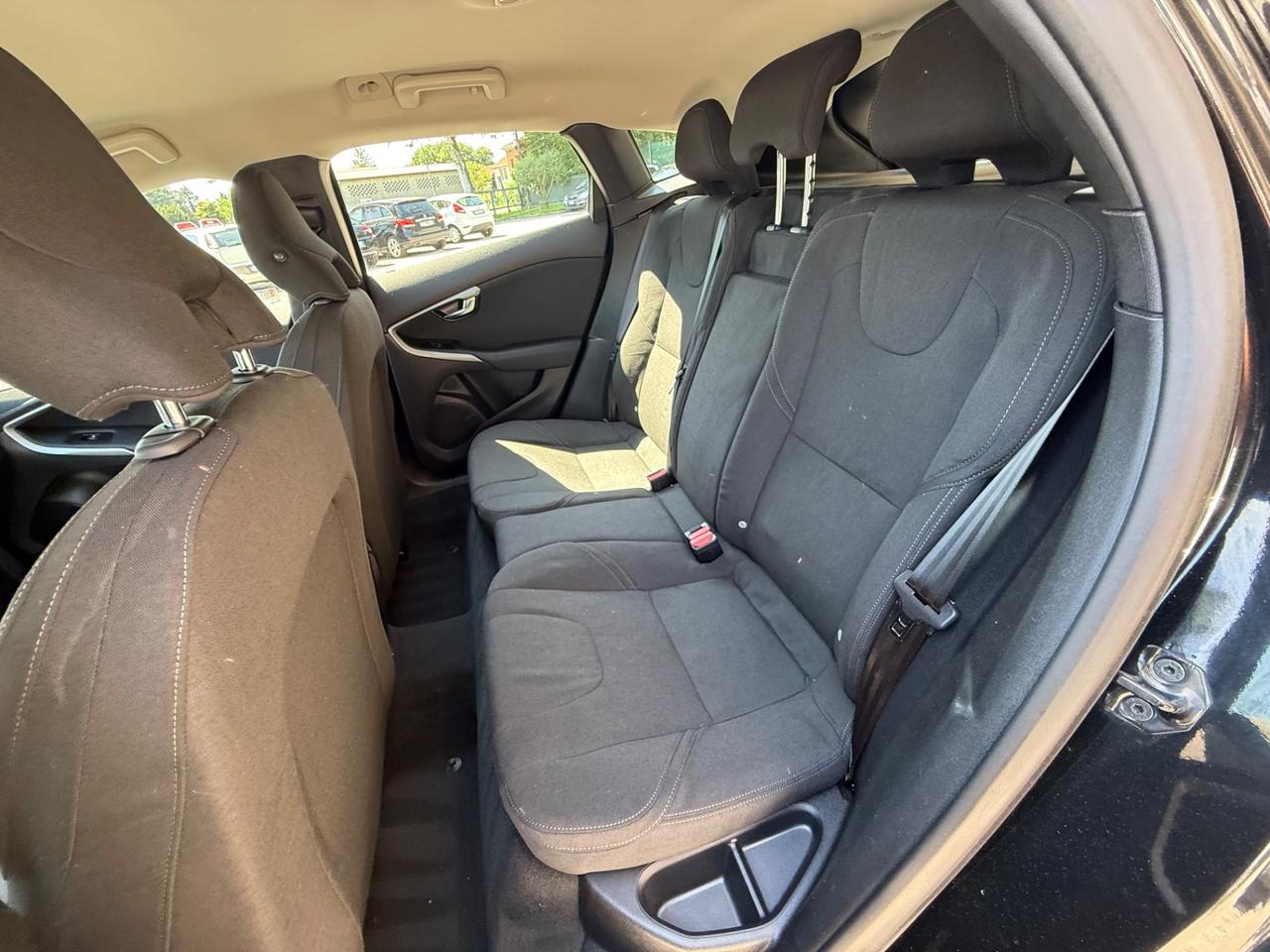 Volvo V40 D2 1.6 Diesel 115 cv - Neopatentati