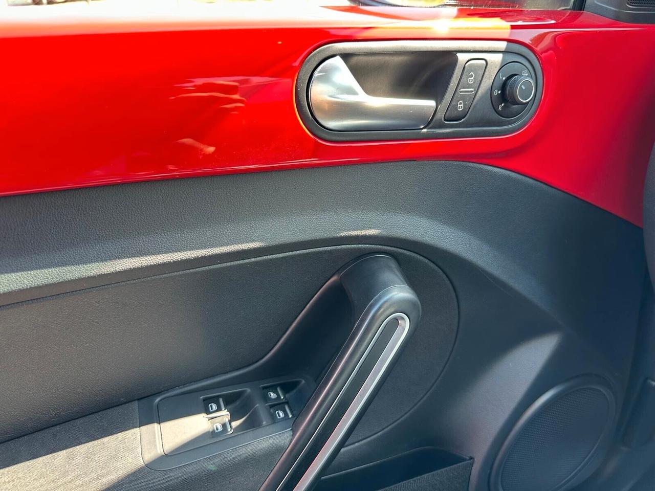 Volkswagen Maggiolino Cabrio 2.0 TDI Design KEYLESS