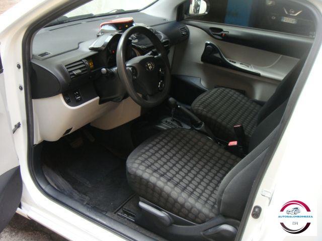 TOYOTA - iQ - 1.0 CVT Sol