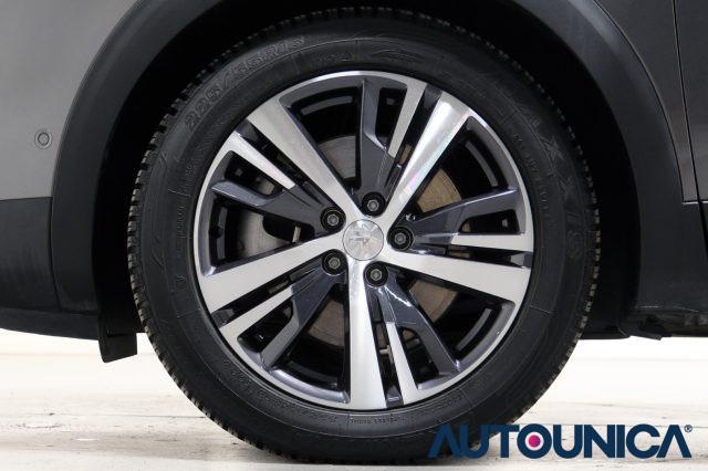 PEUGEOT 3008 HYBRID4 300 E-EAT8 ALLURE PACK