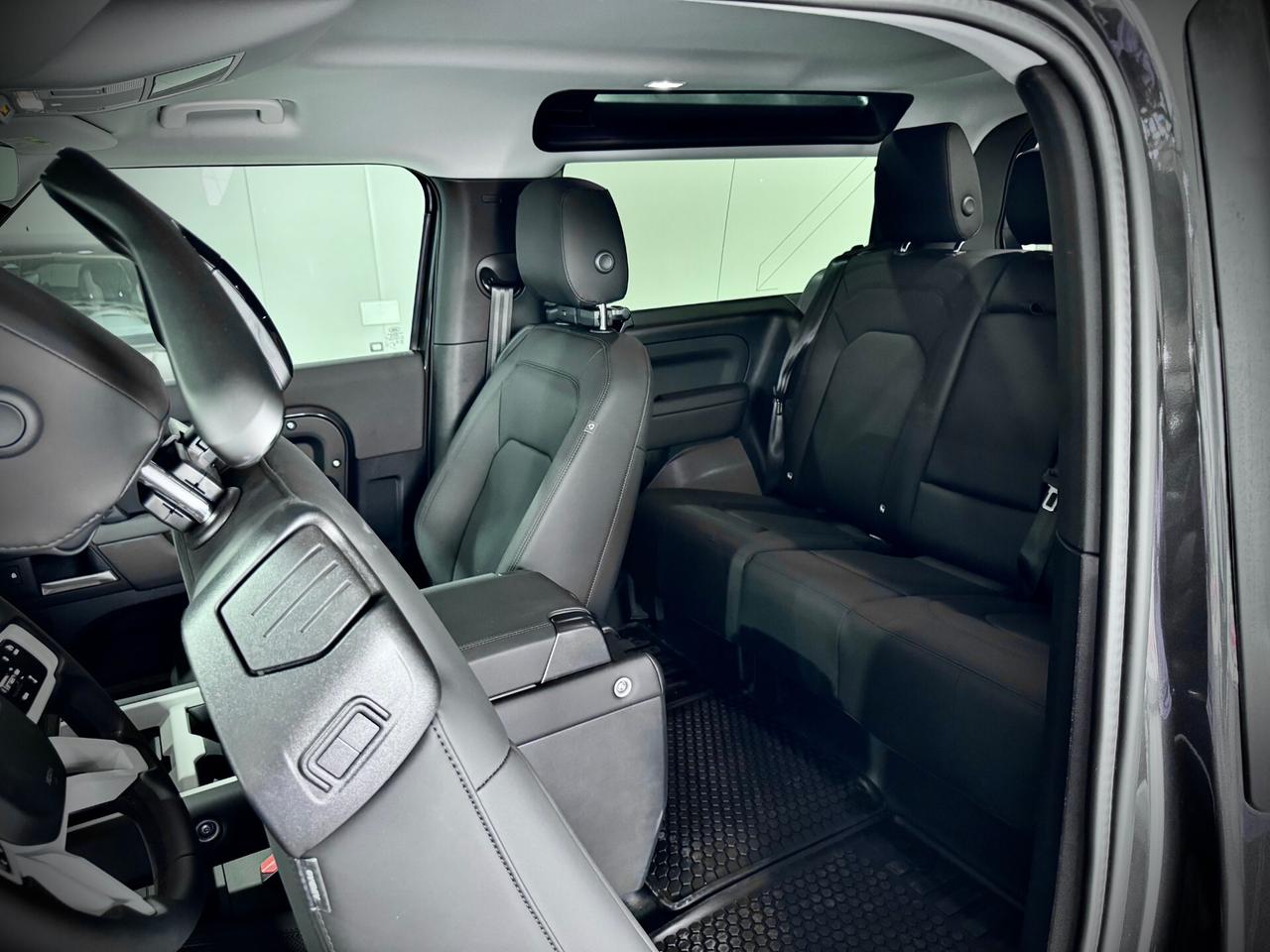 Land Rover Defender 90 3.0d i6 200CV Mhev X-Dynamic S Carpatian Grey
