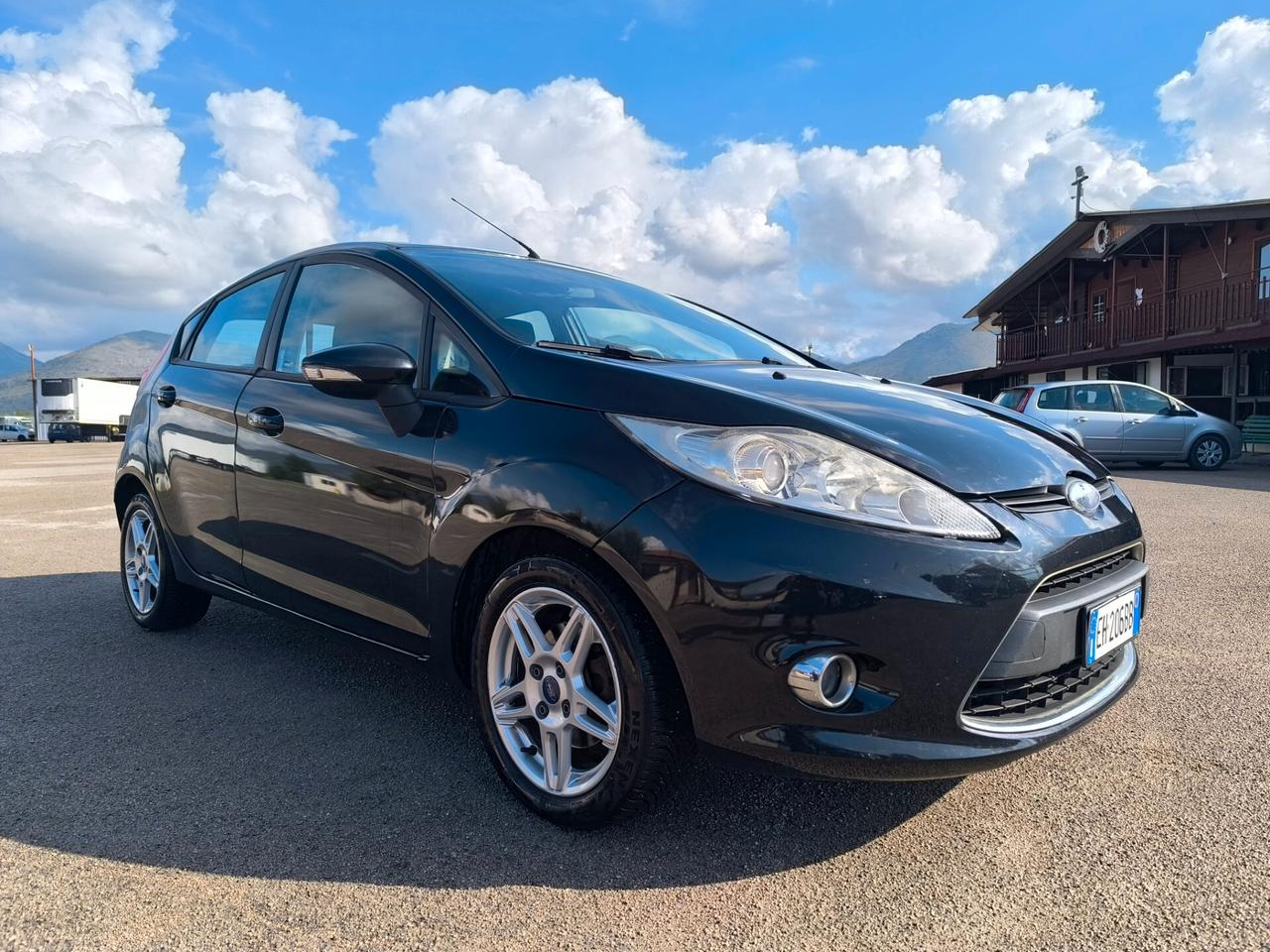 Ford Fiesta 1.4 TDCi 70CV 5 porte Titanium