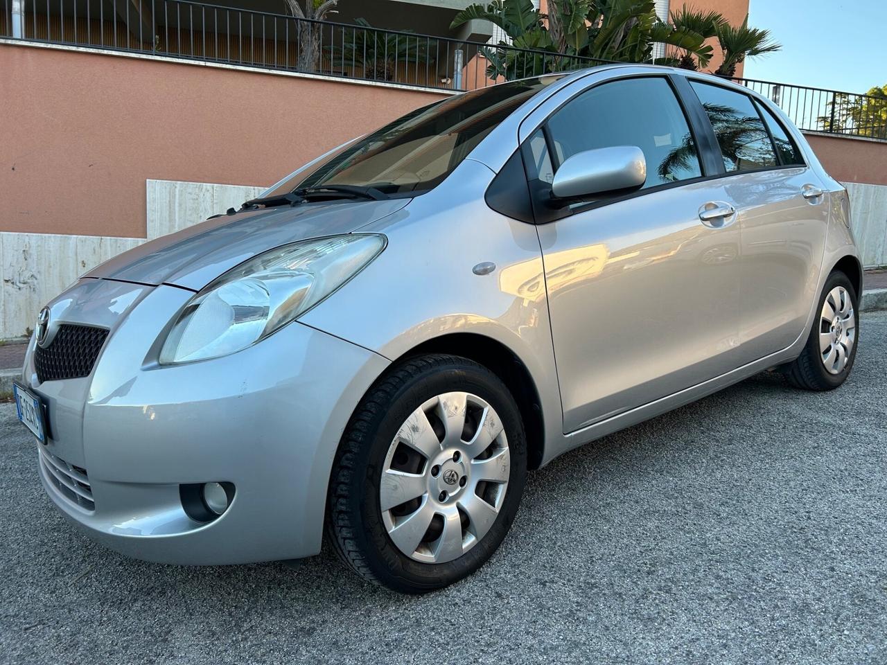 Toyota Yaris 1.3 benz ideale per neo patentati
