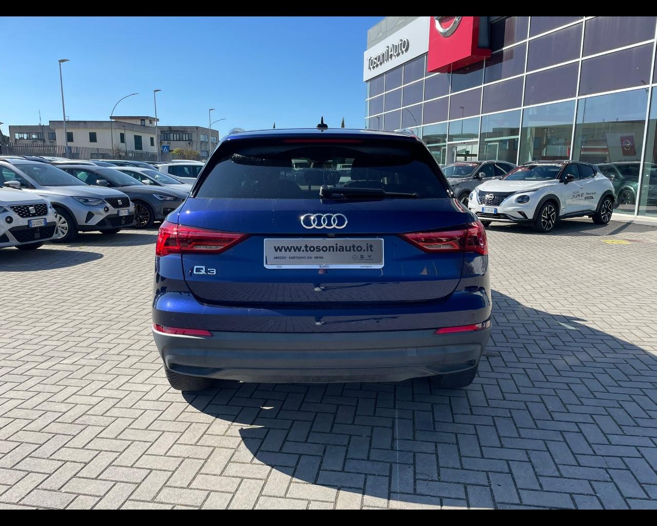 AUDI Q3 45 1.4 tfsi e Business s-tronic