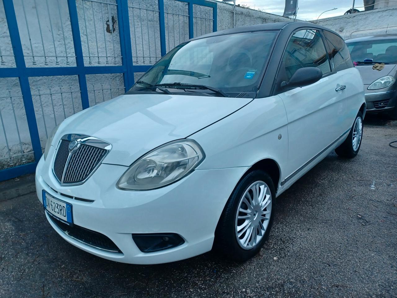 Lancia Ypsilon 1.3 M.JET BICOLORE SOLO 117000 KM