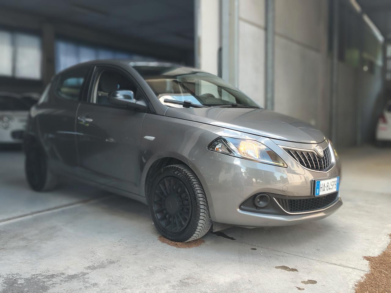 Lancia Ypsilon Hybrid AL PREZZO DEL BENZINA!!!