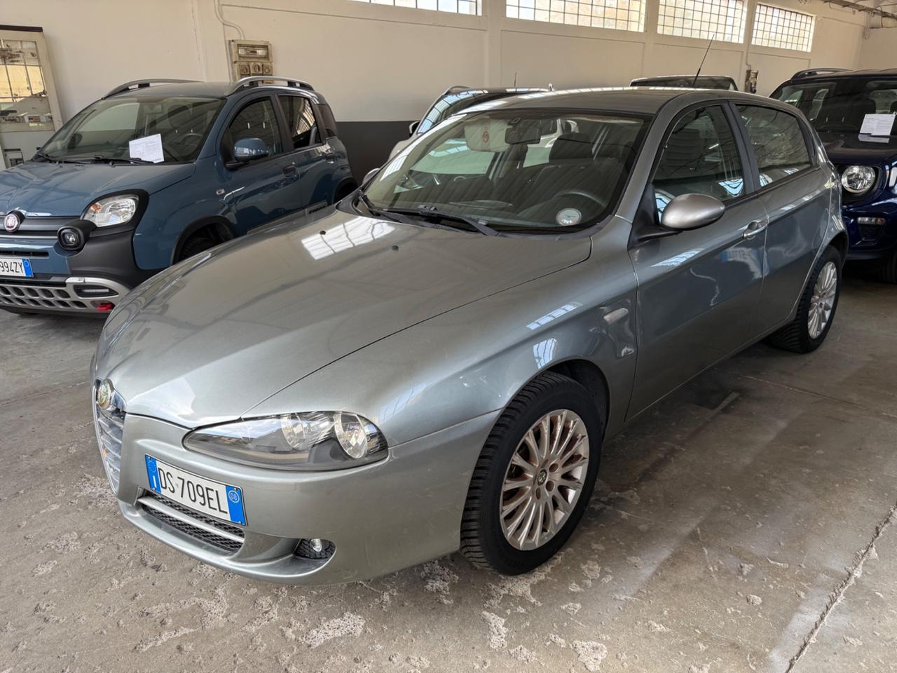 Alfa Romeo 147 1.6 16V TS (105) 5 porte Distinctive