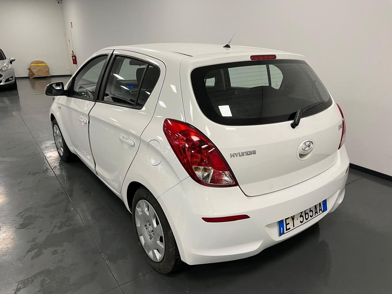Hyundai i20 5p-1.2 Classic-GPL2035-NEOPATENTATI