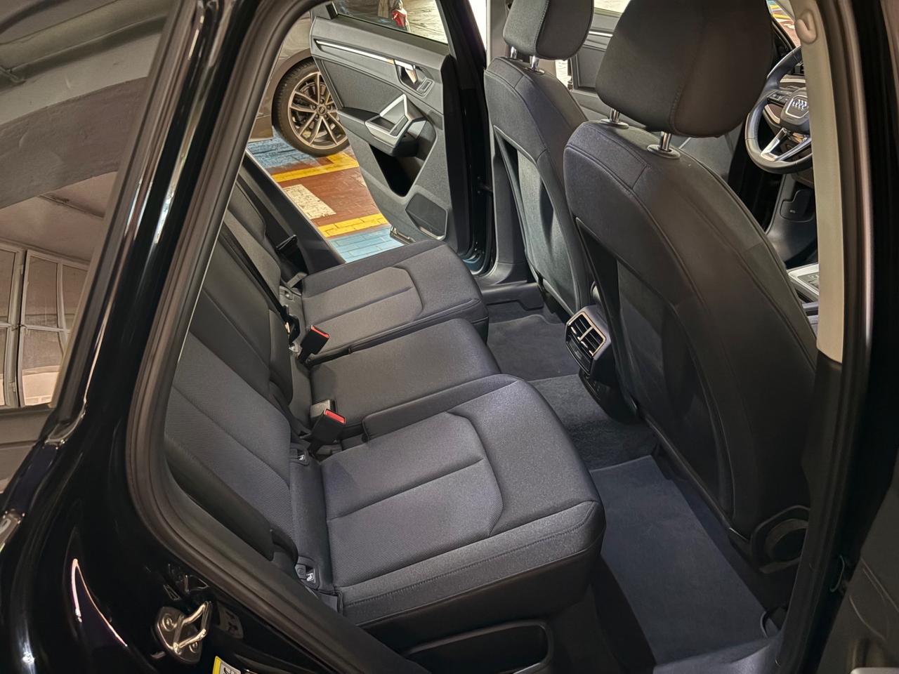 Audi Q3 45 TFSI e S tronic Business