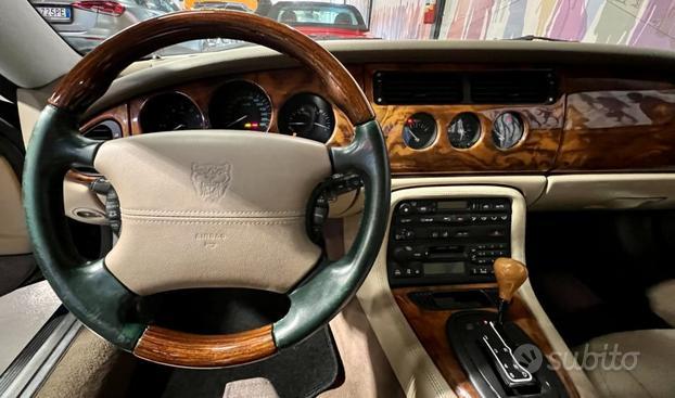 JAGUAR XK8 4.2 Coupé