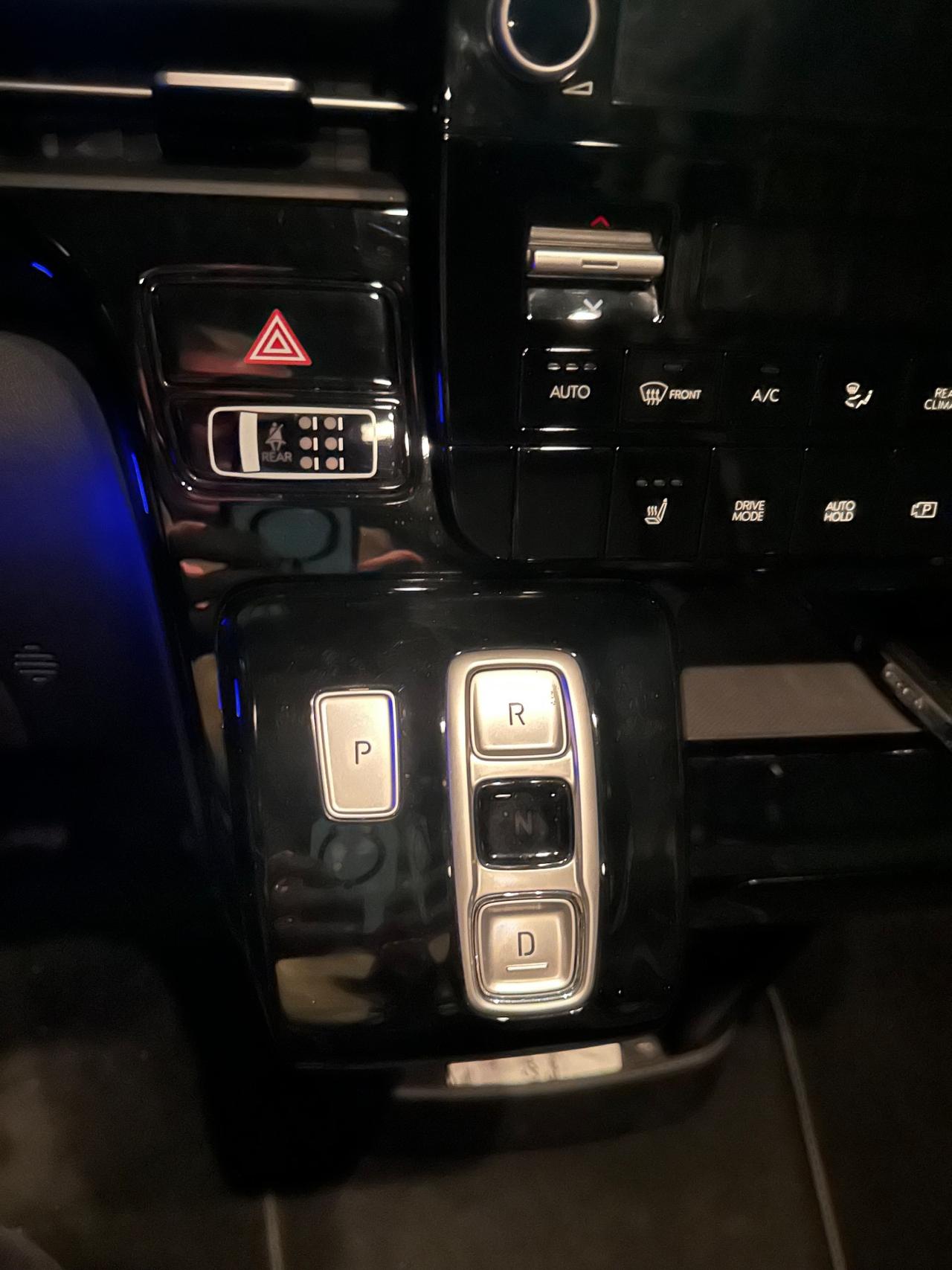 Hyundai Staria 2.2 AT 2WD 9 posti Wagon