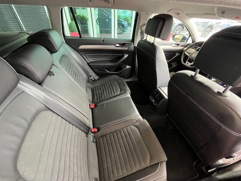 Volkswagen Passat Variant 2.0 TDI Executive 4Motion 200 CV DSG