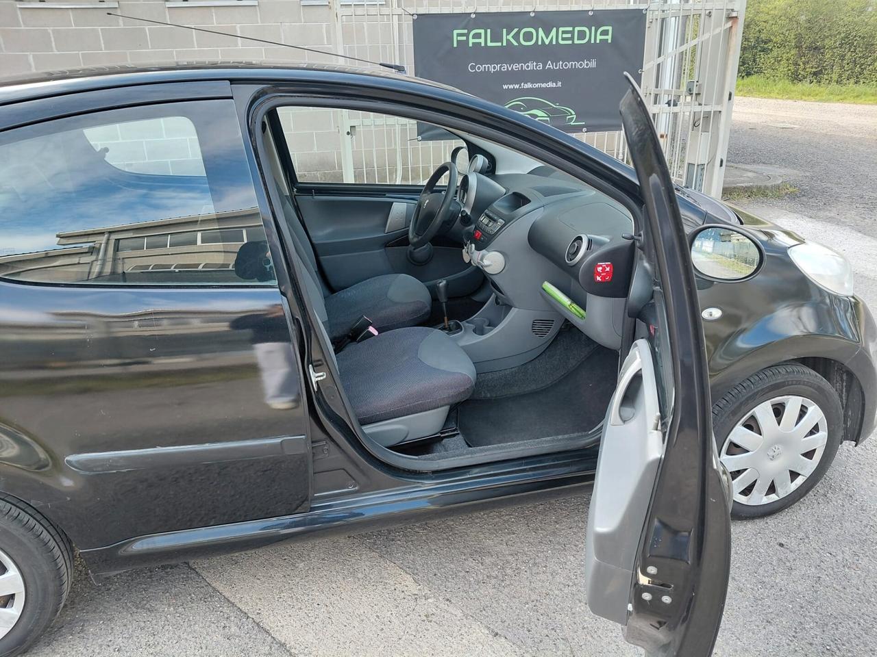 Peugeot 107 1.0 5 Porte (Neopatentati)