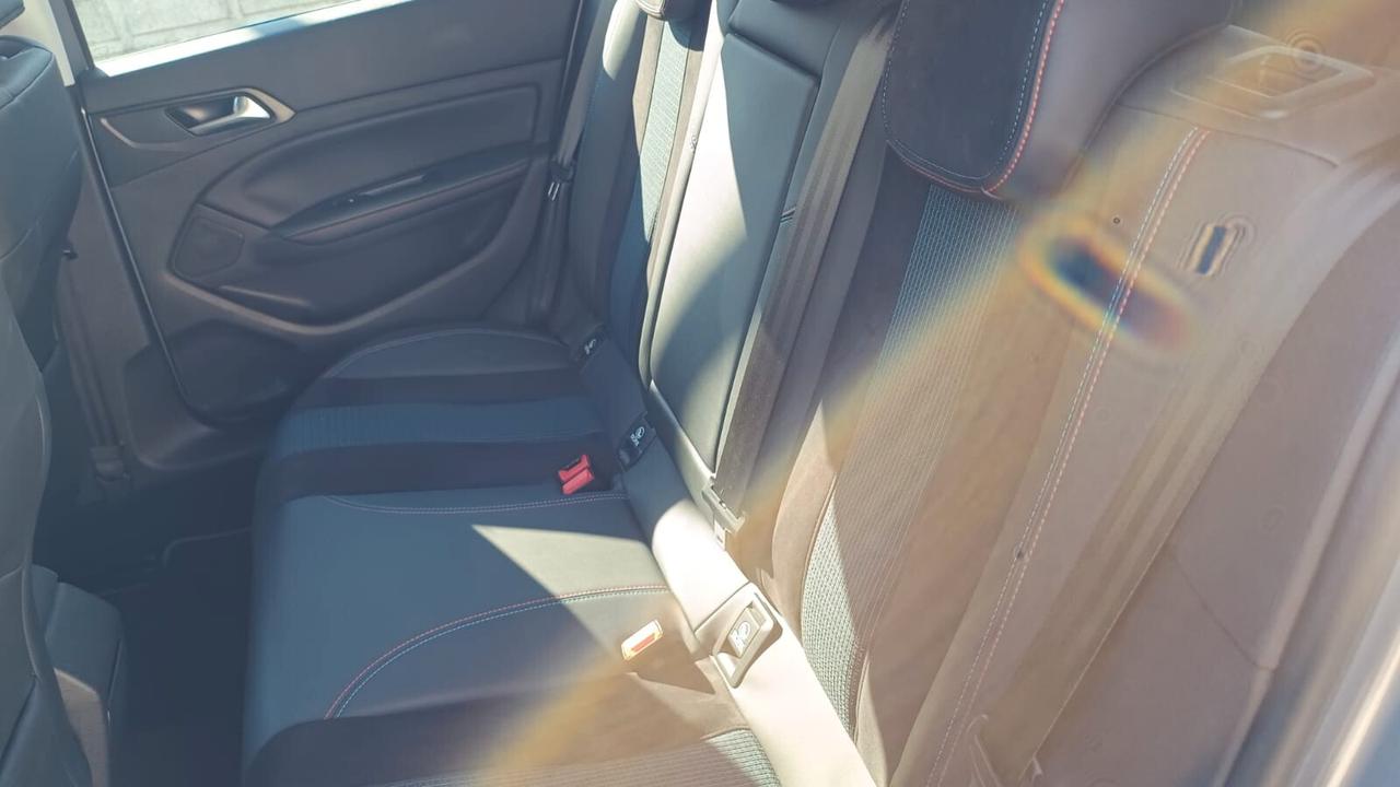 Peugeot 308 PureTech Turbo 130 S&S EAT8 Tech Edition