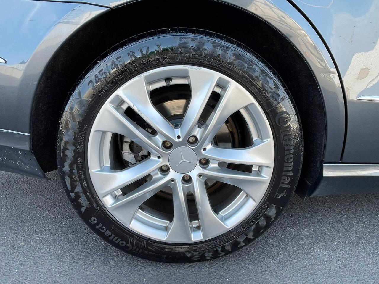 Mercedes-benz E 220 CDI BlueEFFICIENCY Avantgarde