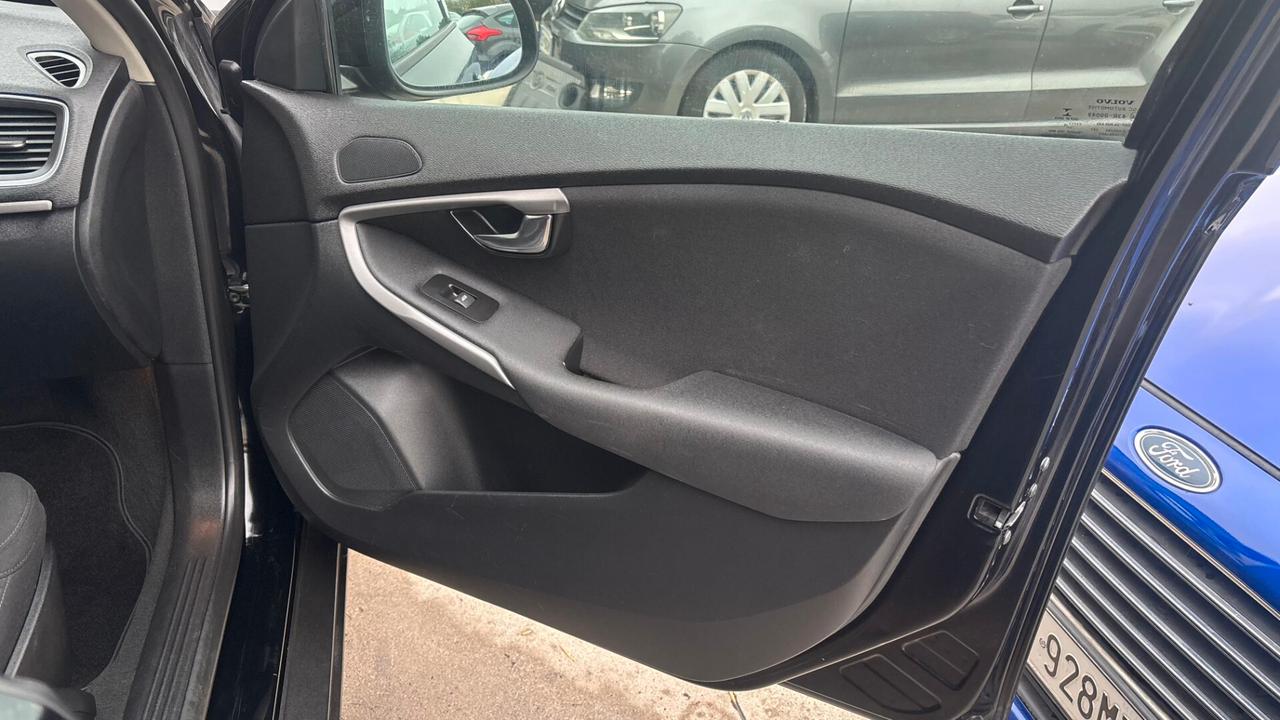 Volvo V40 Cross Country D2 1.6 Powershift Kinetic
