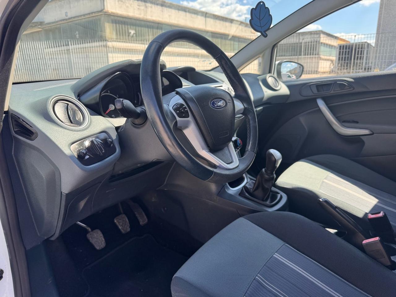 Ford Fiesta 1.2 Titanium 114000 KM GARANZIA 12 MESI