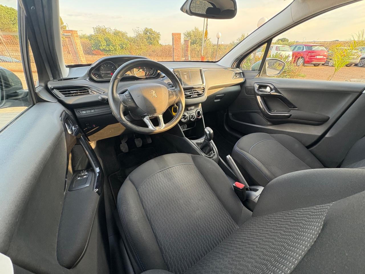 Peugeot 208 PureTech 82 5p. GPL SIGNATURE