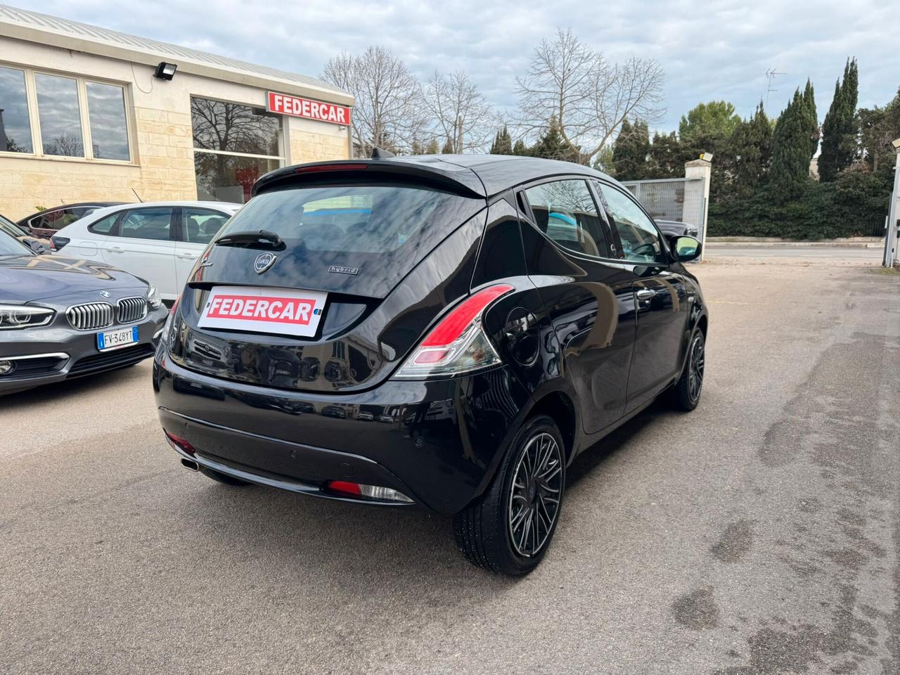 Lancia Ypsilon 1.0 FireFly 5 porte S&S Hybrid Ecochic Gold