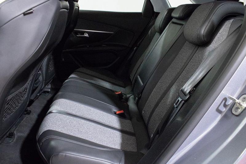 Peugeot 3008 BlueHDi 130cv EAT8 Allure