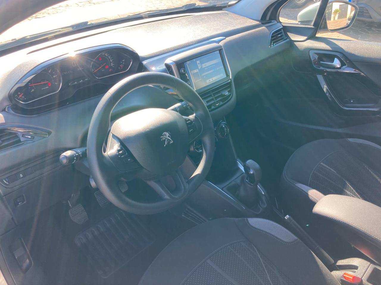 Peugeot 208 1.2 VTi 82 CV 5 porte Km 79000 NEOPATENTATI