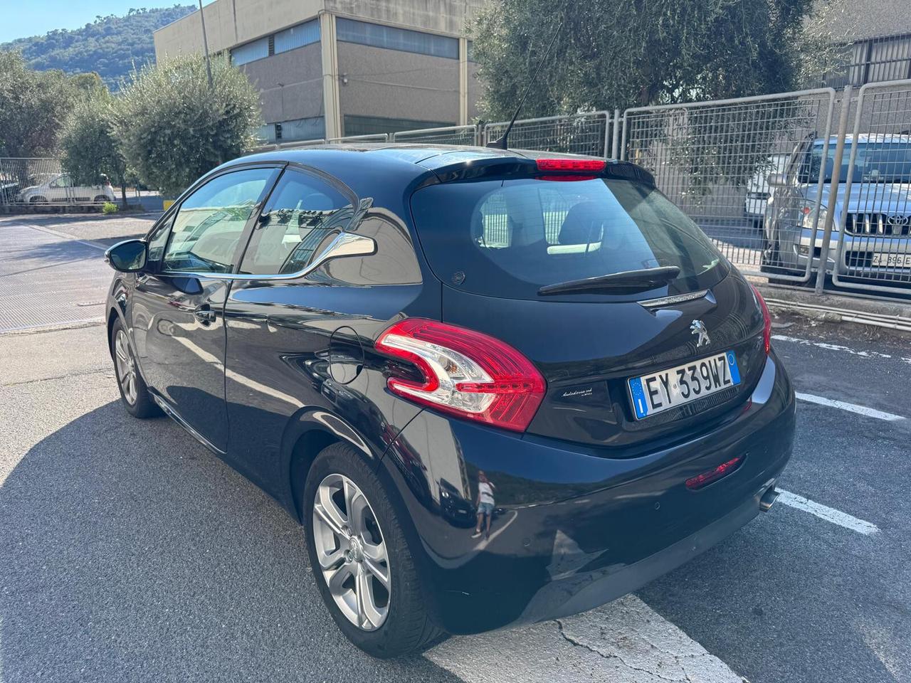 Peugeot 208 1.4 HDi 68 CV 3 porte Allure 2015 Tetto panoramico