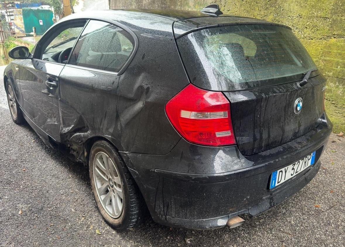 Bmw 118 118d 2.0 143CV Incidentata ottima ricambi 2010