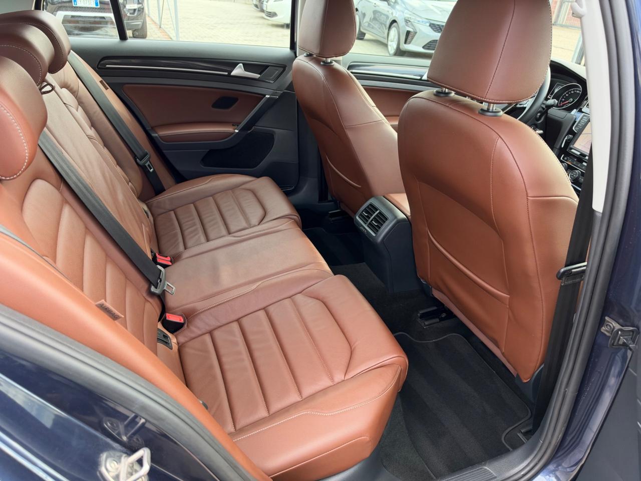 Volkswagen Golf 2.0 TDI 5p. Executive BlueMotion