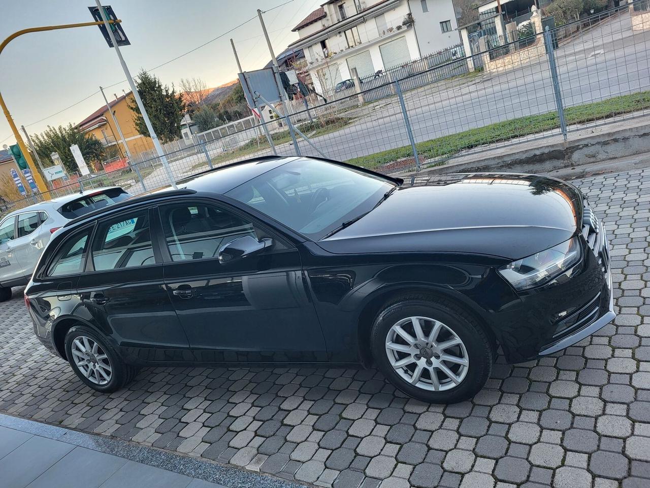 Audi A4 Audi A4 ***RESTYLING*** AVANT 2.0 TDI * CAMBIO MANUALE *