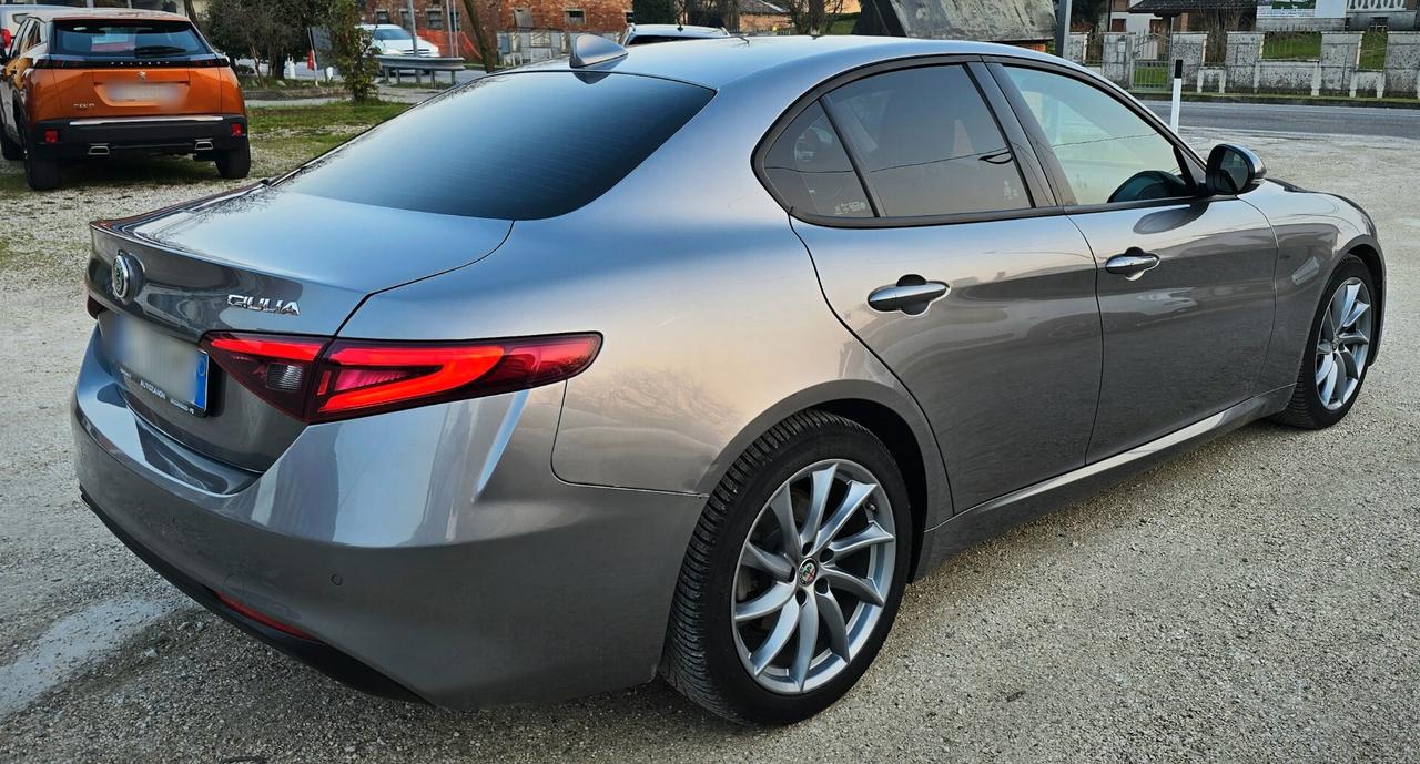 Alfa Romeo Giulia 2.2 160 CV AT8 - 2021