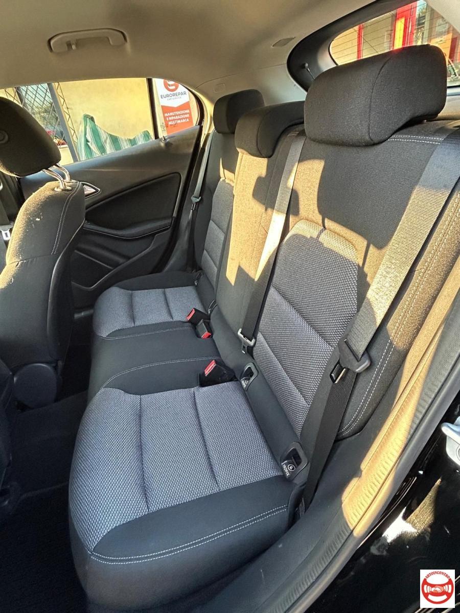 MERCEDES - Classe GLA - GLA 180 d Premium