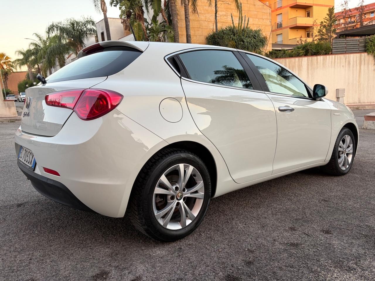Alfa Romeo Giulietta 1.6 JTDm-2 105 CV Distinctive unico proprietario