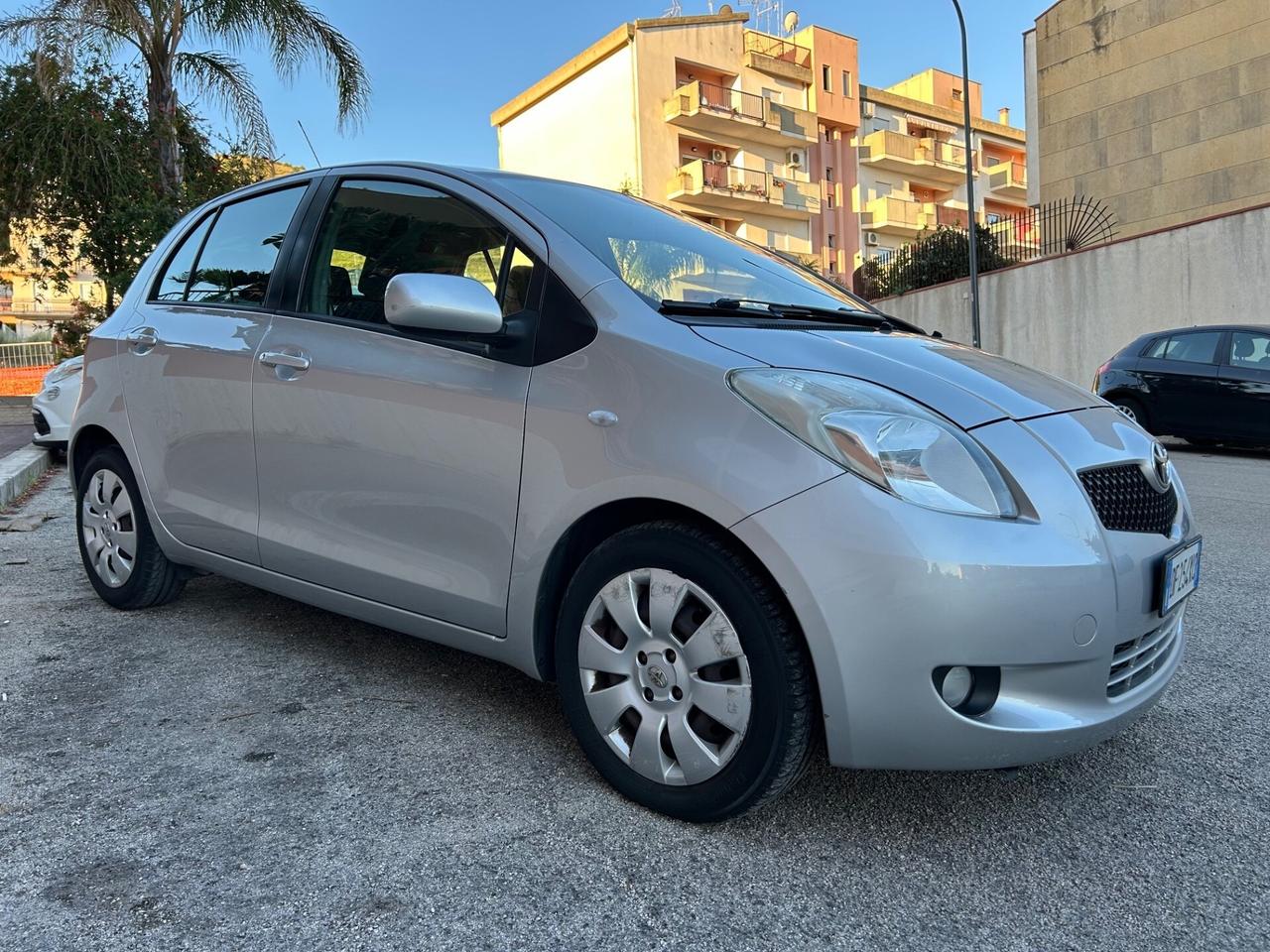 Toyota Yaris 1.3 benz ideale per neo patentati