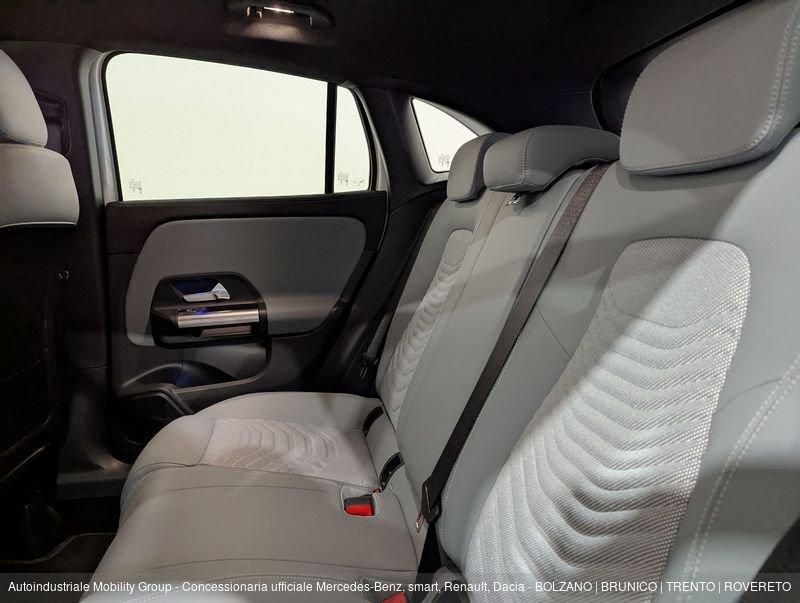 Mercedes-Benz GLA 200 D 4MATIC PROGRESSIVE ADVANCED AUTOMATIC