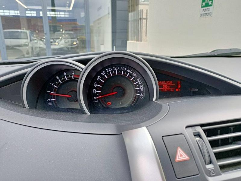 Toyota Verso 1.6 d-4d Active 7p.ti mt 1.6 D-4D Active 7 posti