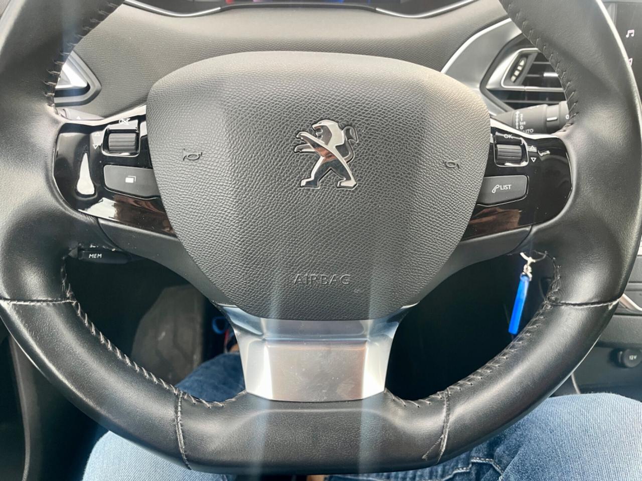 Peugeot 308 BlueHDi 130cv 6m 2021