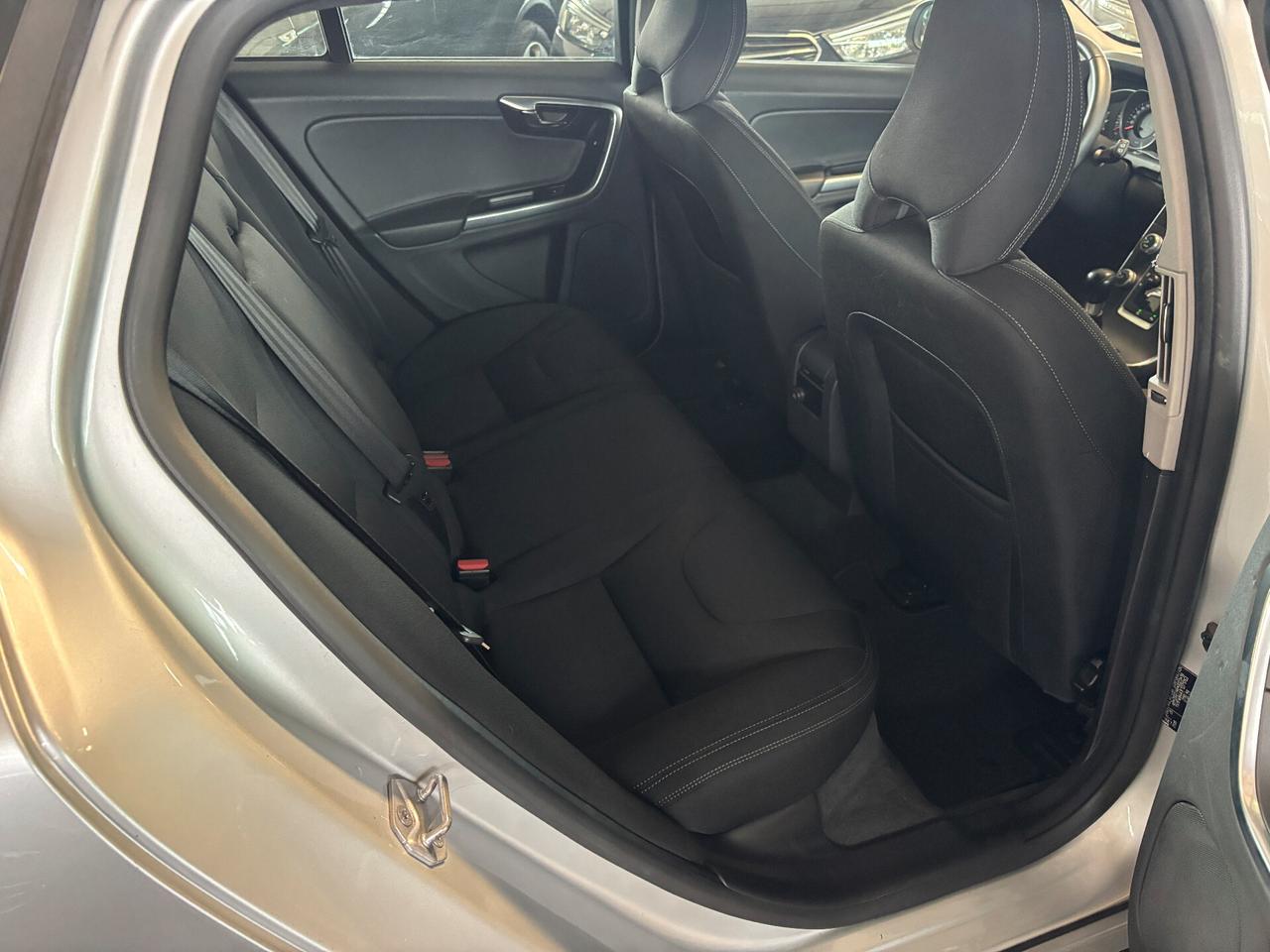 Volvo V60 1.6 84kw 115cv Momentum NEOPATENTATO