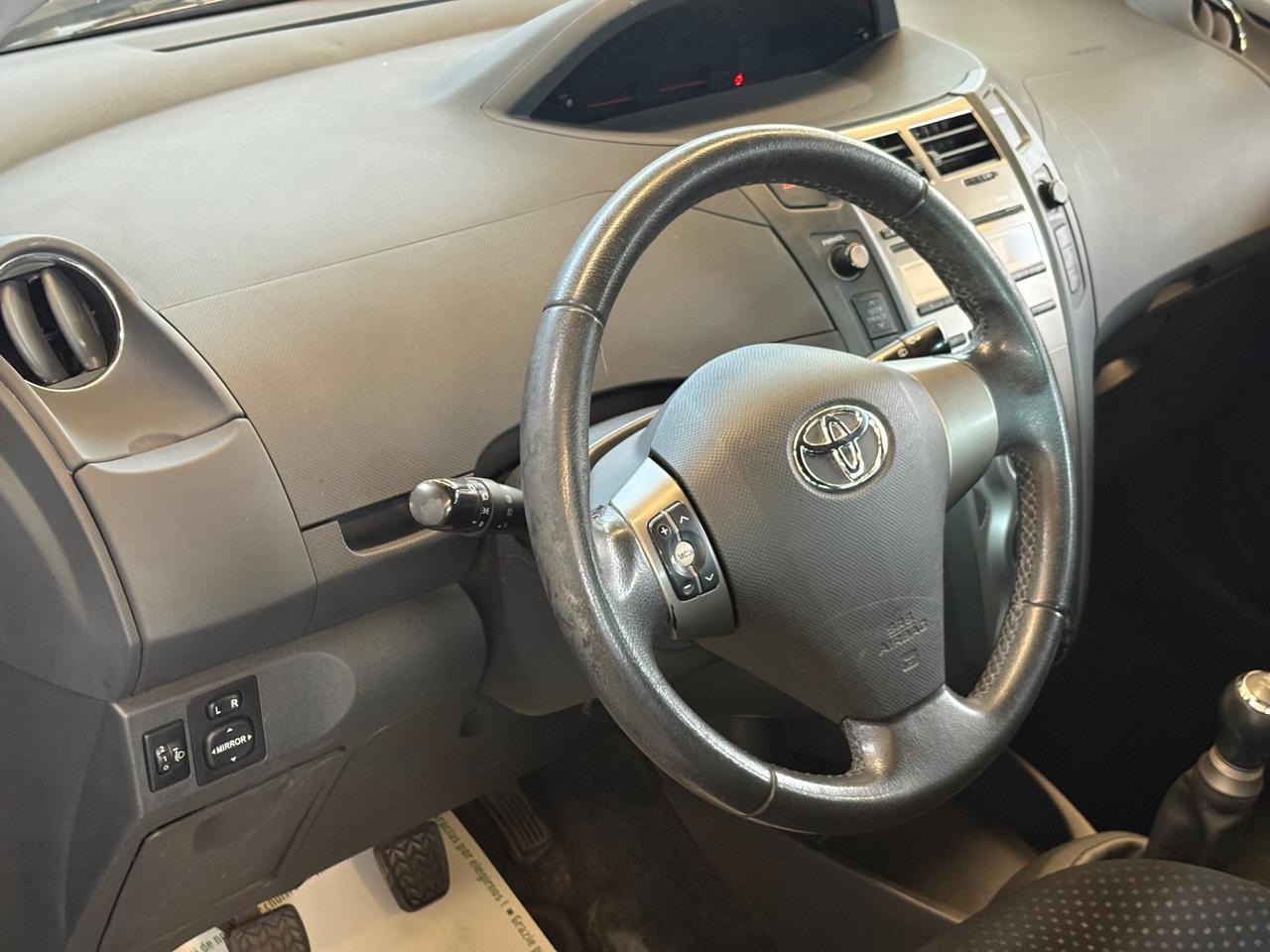 Toyota Yaris 1.0 5 porte Sol
