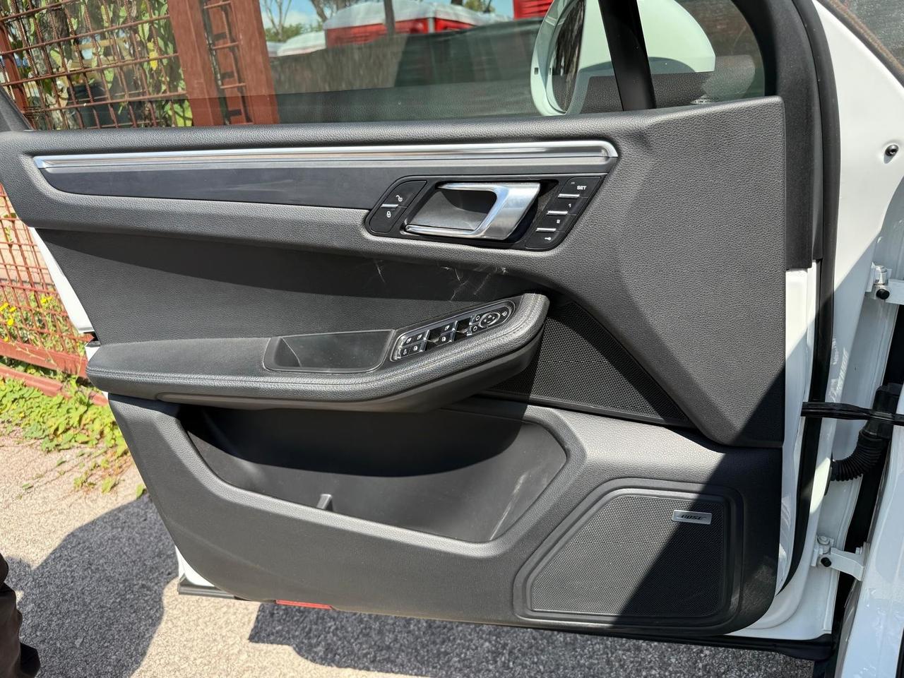 Porsche Macan 2.0 BENZINA 245CV TETTUCCIO NEVI LED SOSPENSIONI PDC PELLE SEDILI ELETTRICI KAMERA