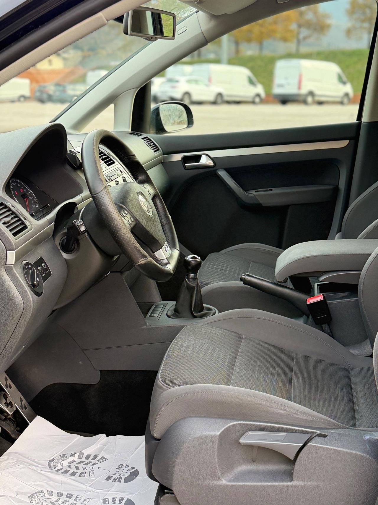 Volkswagen Touran 2.0 TDI 170 CV R-Line 7 POSTI