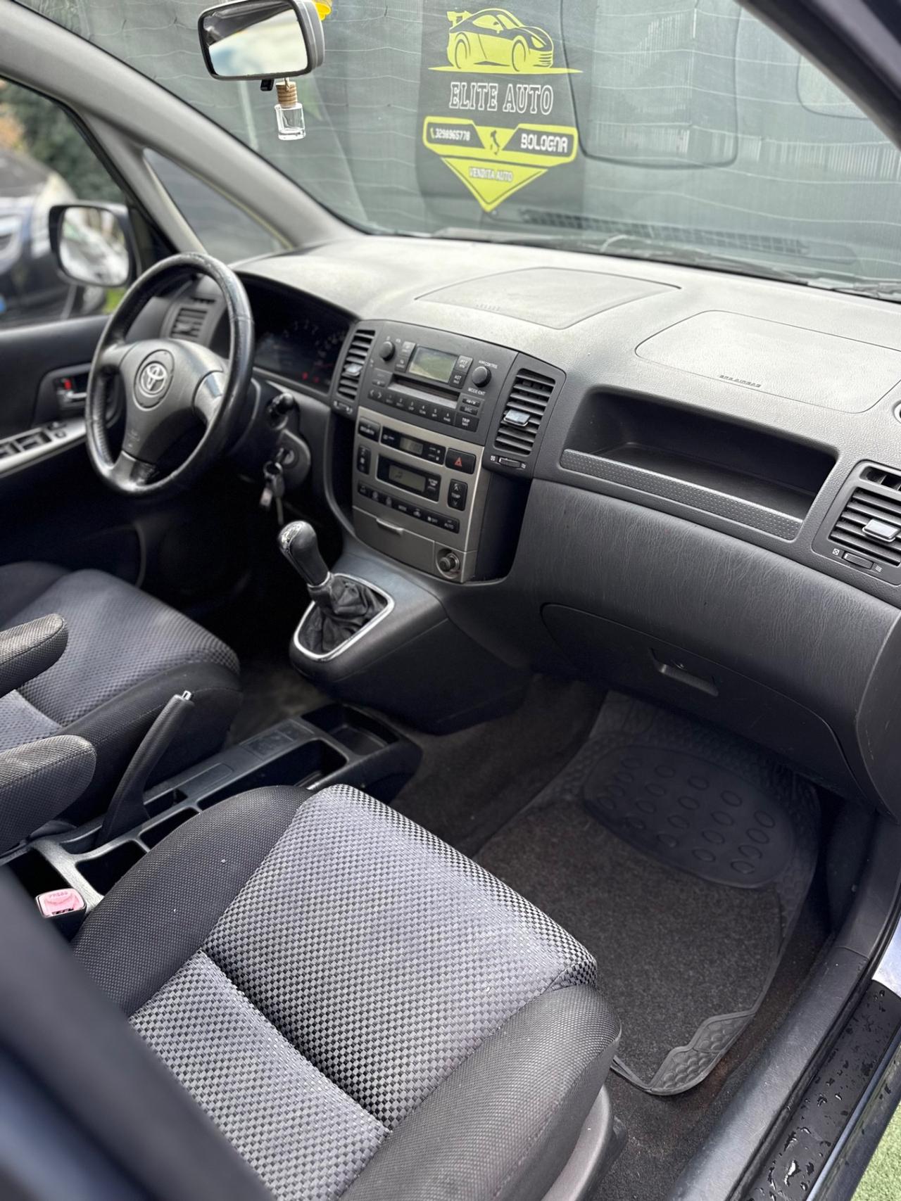 Toyota COROLLA VERSO 2.0 DIESEL NEOPATENTATI