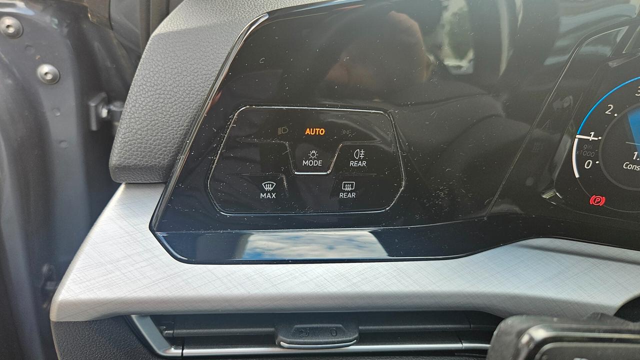 Volkswagen Golf 1.0 tsi evo Life 110cv ACC- NAVY-CARPLAY-