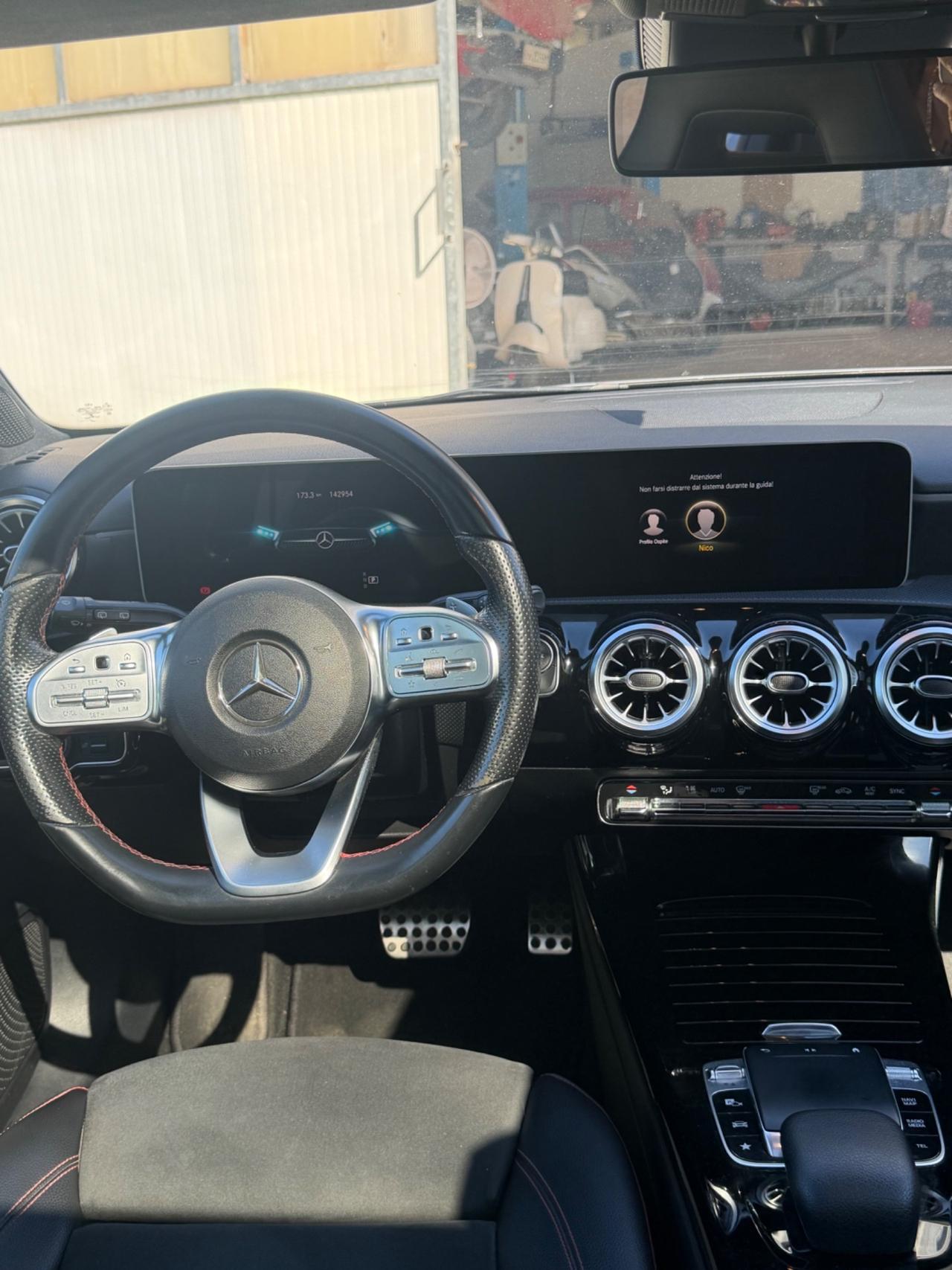 Mercedes-benz A 180 d Automatic Premium