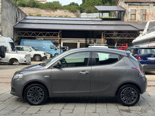 LANCIA Ypsilon 1.0 FireFly 5 porte S&S Hybrid Silver Plus 5 POSTI