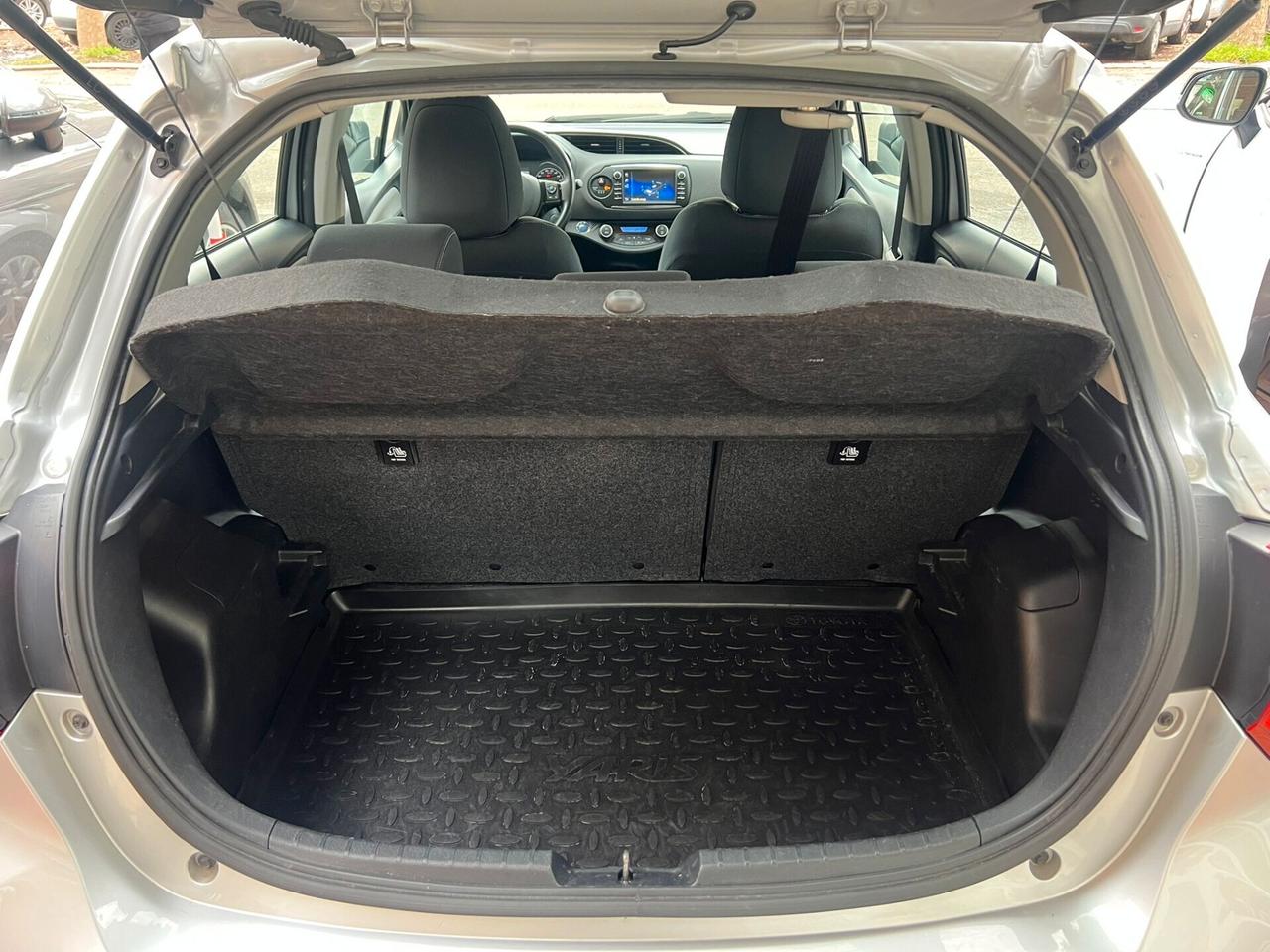 Toyota Yaris 1.5 Hybrid 5 porte Business